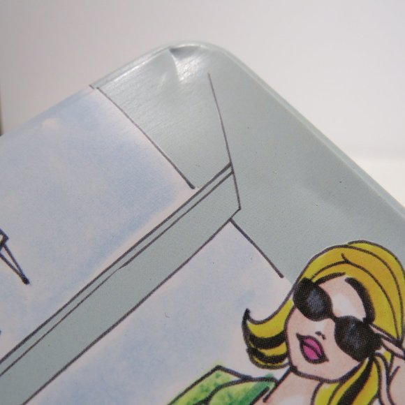 Relic Lady at Airport metal tin Easy to open - Picture 4 of 9